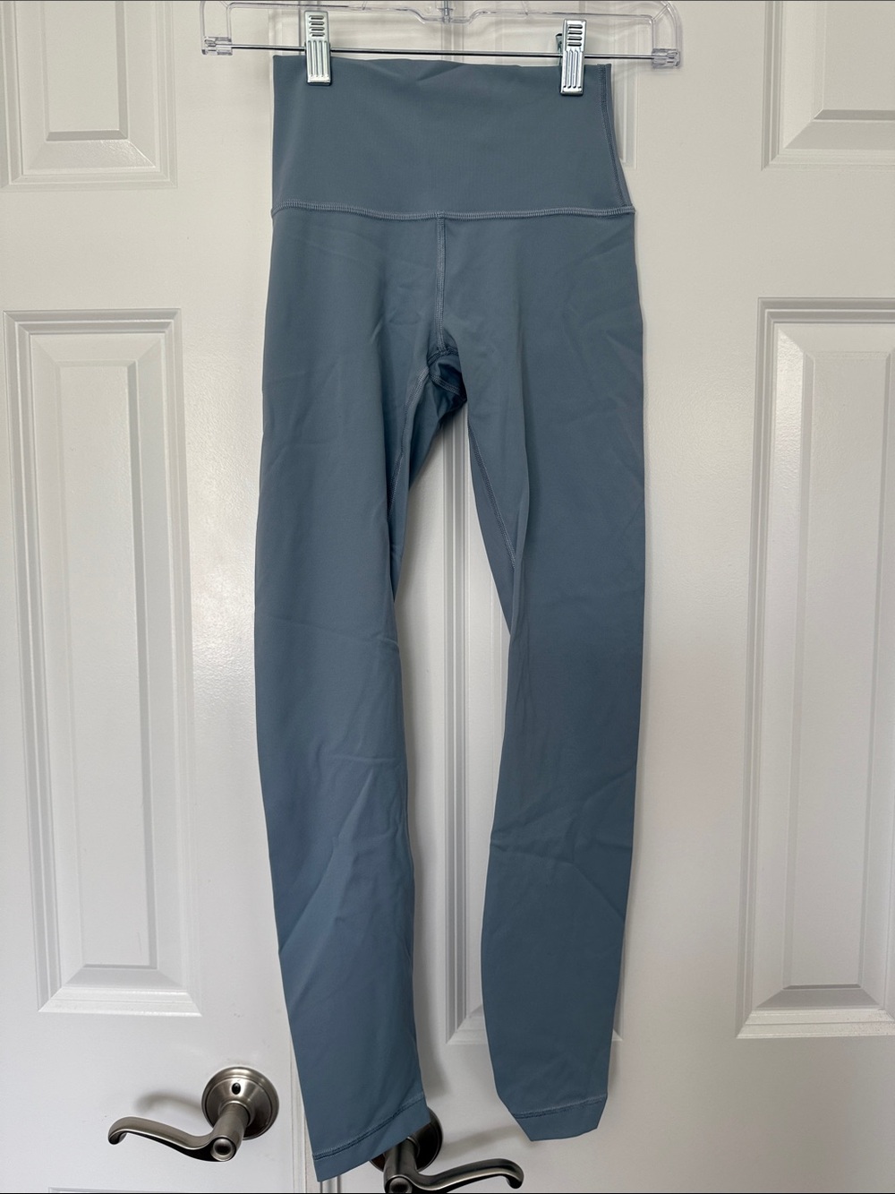 High-Rise Leggings in periwinkle Blue